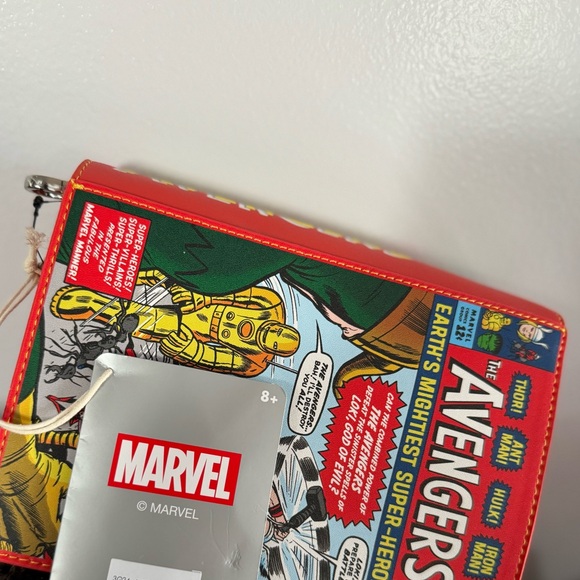 Disney Parks Avengers Marvel Comic Book Loungefly Crossbody! - Picture 7 of 7